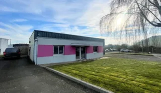  Local d'activité 180 m2 LAMBALLE