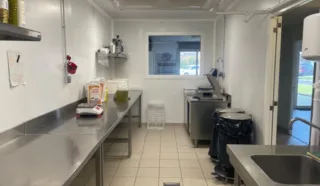  Local d'activité 180 m2 LAMBALLE