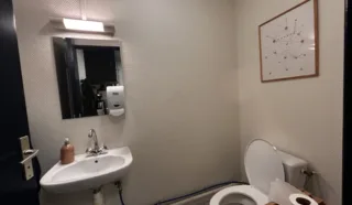  BUREAUX LOCAUX COMMERCIAUX 105 M² REZE