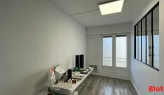  BUREAUX LOCAUX COMMERCIAUX 108 M² SAINT NAZAIRE