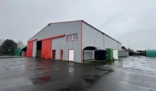  LOCAUX D'ACTIVITÉS 1 017 M² NORT SUR ERDRE