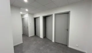  BUREAUX LOCAUX COMMERCIAUX 186 M² SAINT NAZAIRE