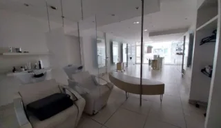  LOCAUX COMMERCIAUX 50 M² LA BAULE ESCOUBLAC