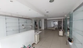  LOCAUX COMMERCIAUX 50 M² LA BAULE ESCOUBLAC