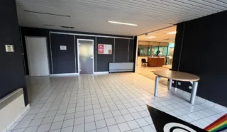  LOCAL D'ACTIVITES BETTON 975 m²