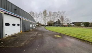  LOCAL D'ACTIVITES BETTON 975 m²