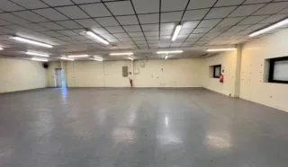  LOCAL D'ACTIVITES BETTON 975 m²
