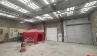  LOCAUX D'ACTIVITÉS 365 M² HERIC