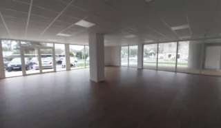  LOCAL COMMERCIAL NEUF VANNES 168 m²