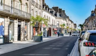  LOCAL COMMERCIAL 180 m² PONTIVY