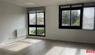  À VEDNRE BUREAUX 111 M² SAIN NAZAIRE