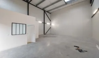  LOCAL D'ACTIVITÉS THEIX 125 m²