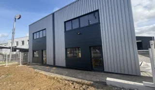  LOCAUX D'ACTIVITÉS 393 M² SAINTE LUCE SUR LOIRE