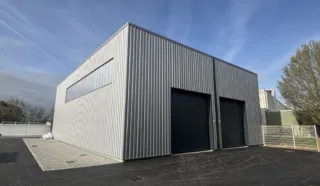  LOCAUX D'ACTIVITÉS 393 M² SAINTE LUCE SUR LOIRE