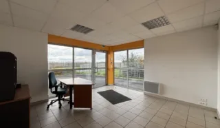  LOCAUX D'ACTIVITÉS 205 M² LE PALLET