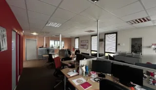  BUREAUX 370 M² CARQUEFOU