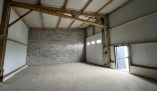  LOCAL D'ACTIVITES SAINT-GILLES 160 m²