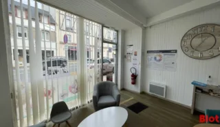 LOCAUX COMMERCIAUX 59 M² LA BAULE ESCOUBLAC