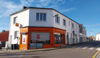  LOCAUX 194 M² SAINT MICHEL CHEF CHEF