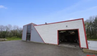  LOCAUX D'ACTIVITÉS 250 M² HERIC