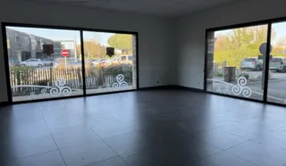  LOCAL PROFESSIONNEL VANNES / PLESCOP 152 m²
