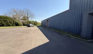  EN EXCLUSIVITE LOCAL D'ACTIVITES SAINT-GILLES 1 060 m²