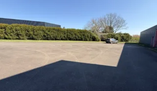  EN EXCLUSIVITE LOCAL D'ACTIVITES SAINT-GILLES 1 060 m²