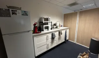  BUREAUX 140 M² CARQUEFOU