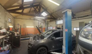  LOCAUX D'ACTIVITÉS 160 M² NANTES