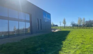  LOCAL COMMERCIAL / BUREAUX 300 m² SAINT-MARTIN-DES-CHAMPS