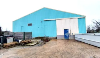  EN EXCLUSIVITE LOCAL D'ACTIVITES SAINT-MELOIR-DES-ONDES 600 m²