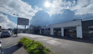  LOCAL COMMERCIAL 200 m² PONTIVY