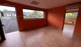  LOCAL D'ACTIVITES GUICHEN 450 m²