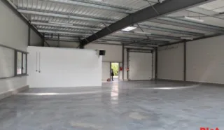  LOCAL D'ACTIVITES 355 m² env CARQUEFOU NANTES EST