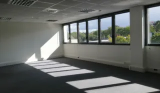  BUREAUX 636 m²