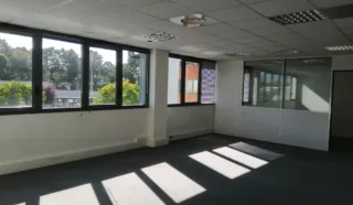  BUREAUX 636 m²