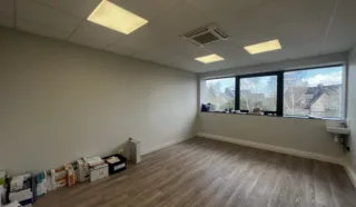  BUREAUX 87 m² SAINT-GREGOIRE