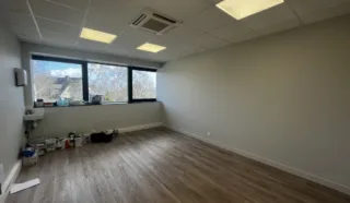  BUREAUX 87 m² SAINT-GREGOIRE