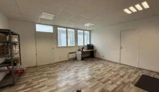  LOCAUX D'ACTIVITÉS 2 400 M² GENESTON