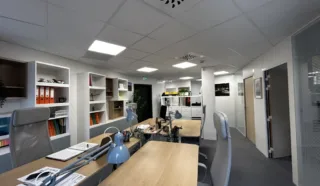  BUREAUX 98 M² NANTES