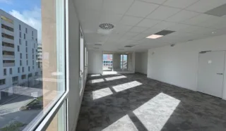  ALOUER BUREAUX NEUFS LA COURROUZE 350 m² ST JACQUES