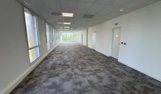  ALOUER BUREAUX NEUFS LA COURROUZE 350 m² ST JACQUES