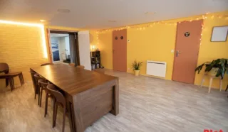  LOCAUX COMMERCIAUX 88 M² REZÉ