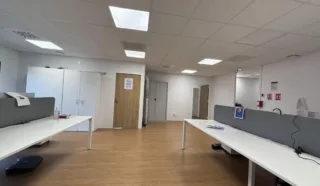  LOCAUX D'ACTIVITÉS 1 553 M² LA CHEVROLIERE