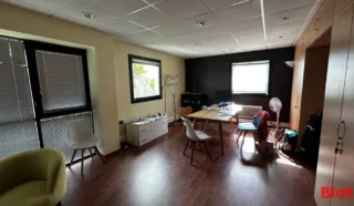  BUREAUX 207 m² BRUZ