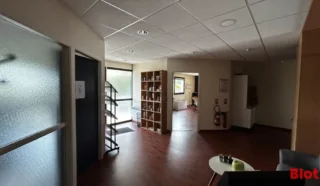  BUREAUX 207 m² BRUZ