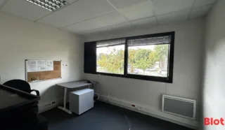  BUREAUX 207 m² BRUZ
