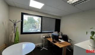  BUREAUX 207 m² BRUZ