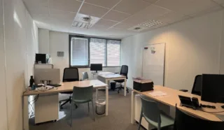  BUREAUX 636 m²