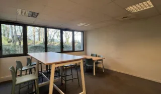  BUREAUX 636 m²